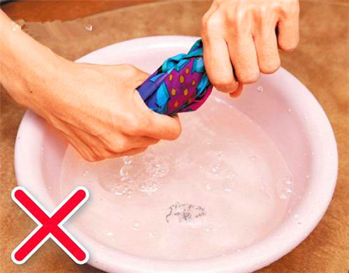 真丝丝巾的正确系法,真丝丝巾保养