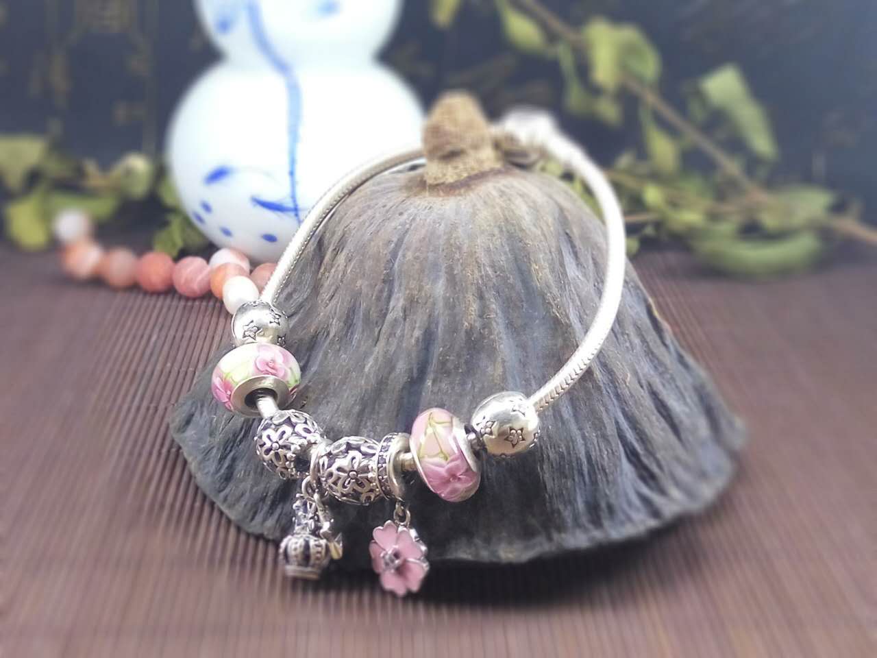 红线编手链编织教程,四股金线一股红线怎么编手链好看