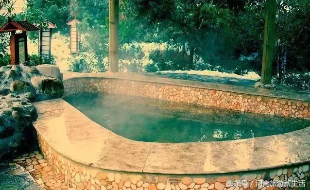 下雨天和温泉才是绝配,寒冬与温泉是绝配