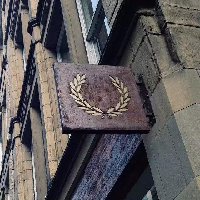 “躁动的荷尔蒙”演绎不羁英伦风