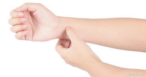 胃灼热心口热是怎么回事,胃食管反流病心口疼怎么治疗