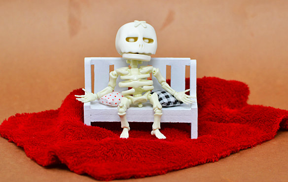 好好地吓人不好吗？干嘛要来抢萌物的饭碗！