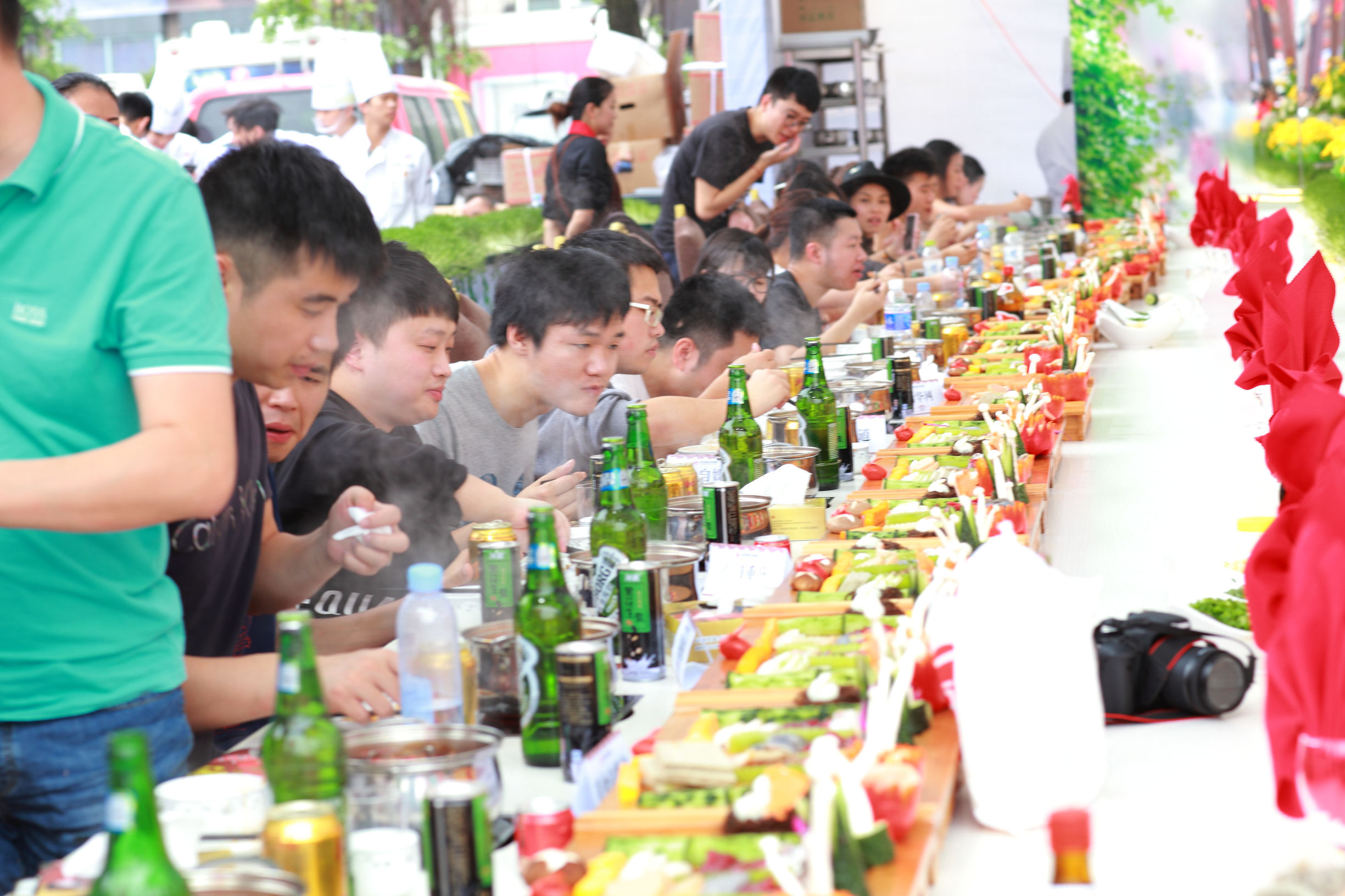 秦妈火锅大桌,重庆火锅最新菜品秦妈火锅