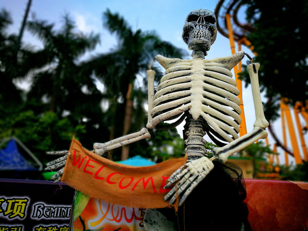 万圣节僵尸旅行,万圣节长隆9个鬼屋全玩时间赶吗