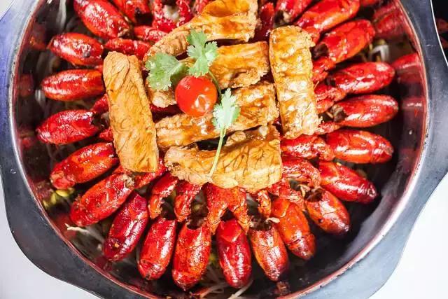 老板壕打5.8折,全年无休摄魂小龙虾,逼爆头我都要吃到Ta