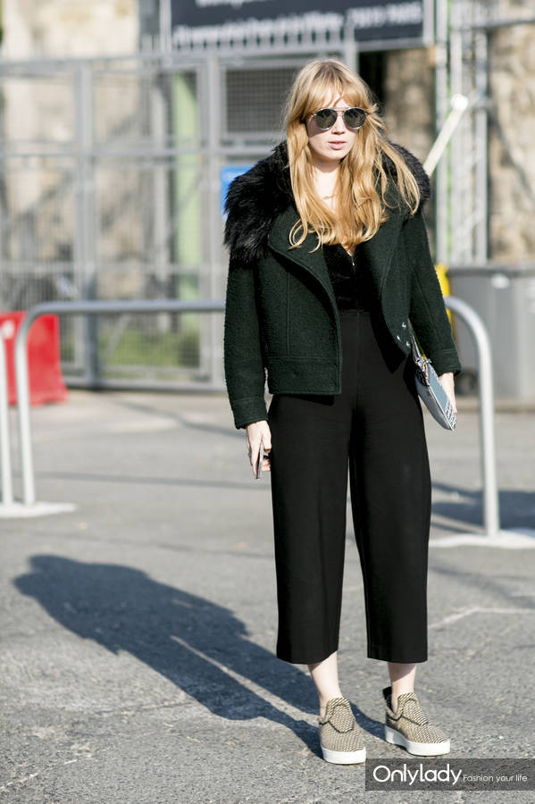 越穿越多的深秋怎么她们却看上去越来越瘦高？