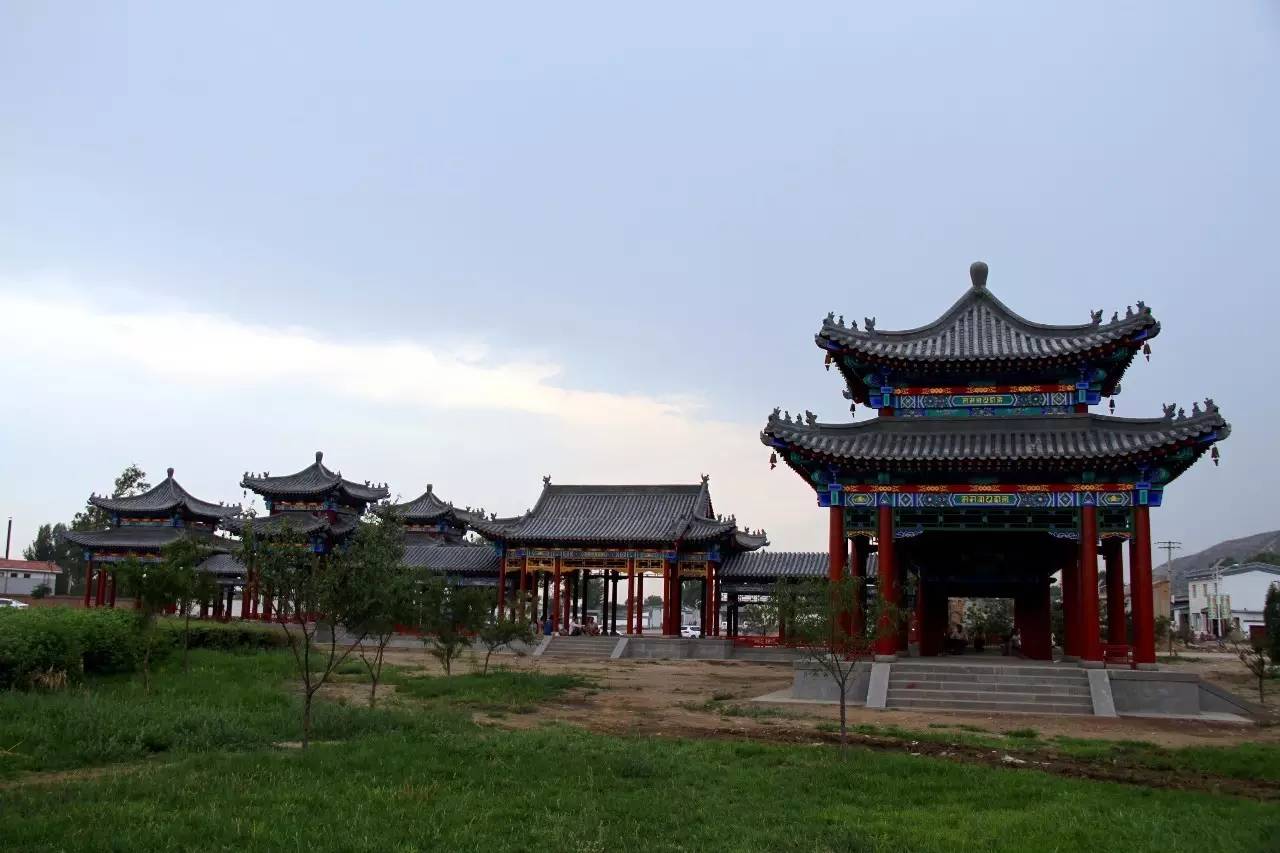 拜谒成吉思汗庙,拜谒历史遗迹