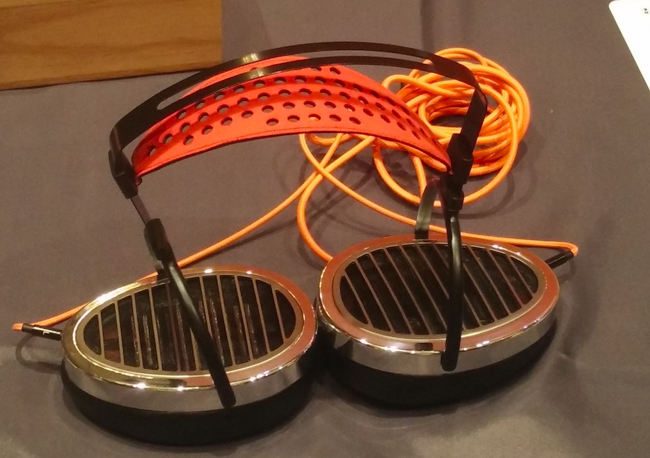 价格可能破万i-rocks发布史上最贵电竞游戏耳机