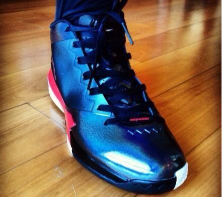 国产李宁的巅峰,李宁驭帅14low对比驭帅14