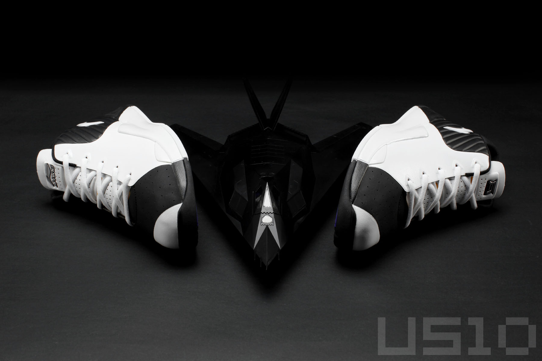 国产李宁的巅峰,李宁驭帅14low对比驭帅14