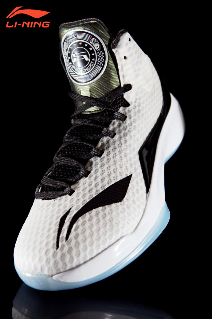 国产李宁的巅峰,李宁驭帅14low对比驭帅14