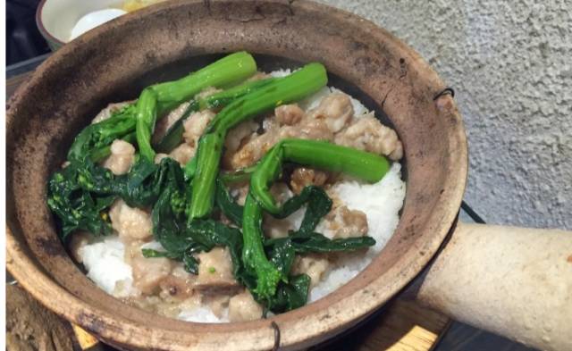 广州人的情怀,都在这11碗煲仔饭里了!人均不到20元