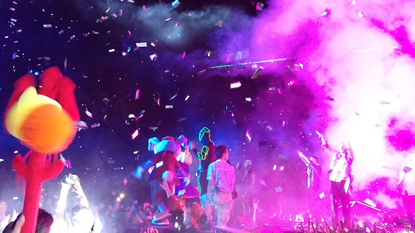 万圣节僵尸旅行,万圣节长隆9个鬼屋全玩时间赶吗