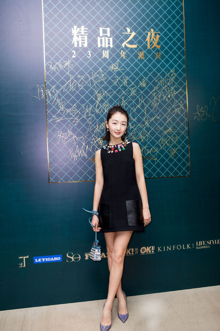 周冬雨为什么可以演静秋,周冬雨版静秋图片