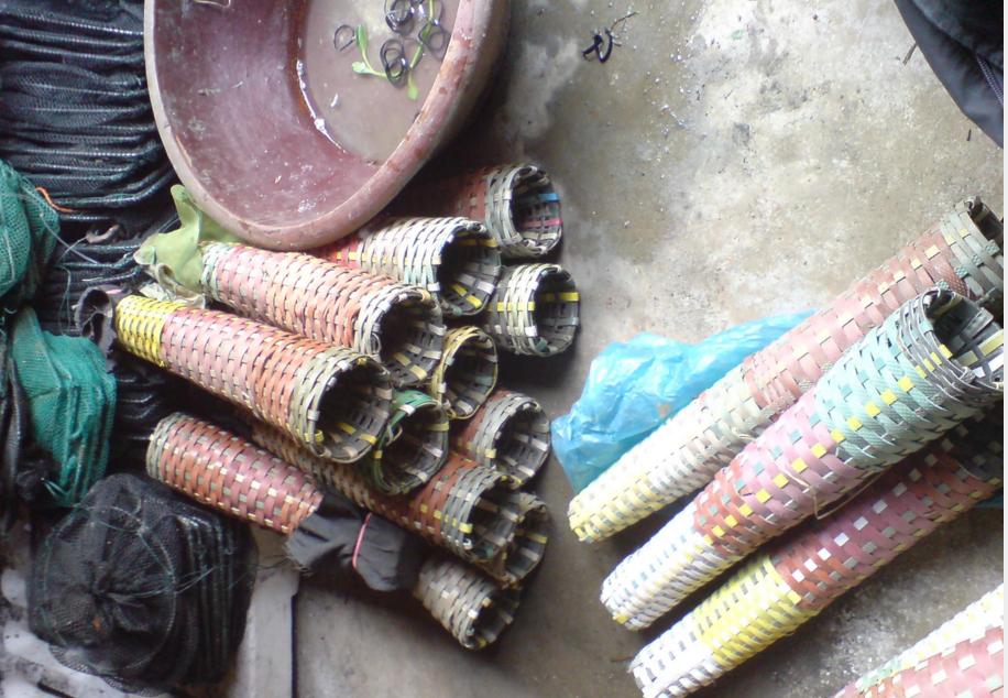 教你抓泥鳅黄鳝,手抓黄鳝技巧教学