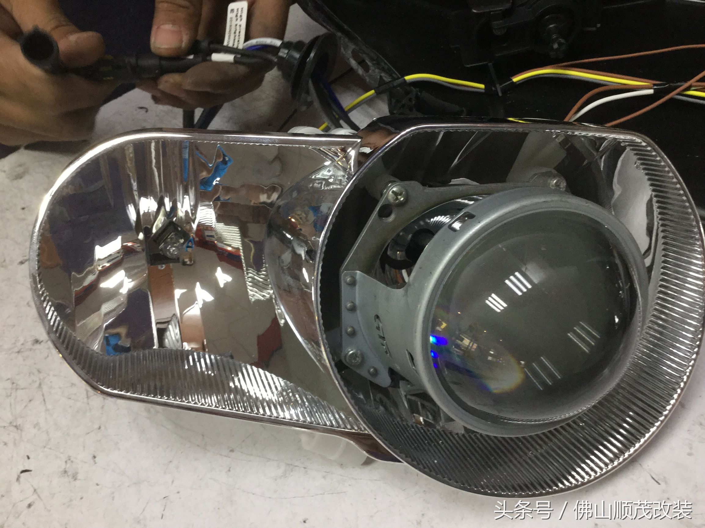 福克斯车灯不一样高,福克斯大灯升级恒威激光大灯