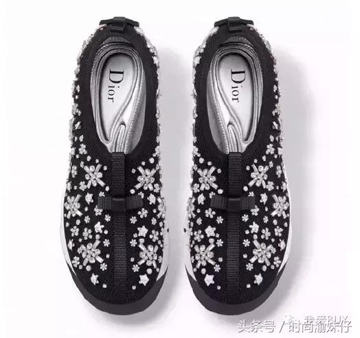 街怕秀：杨幂唐嫣娜扎、袁姗姗戚薇看个够2000元不过起步价