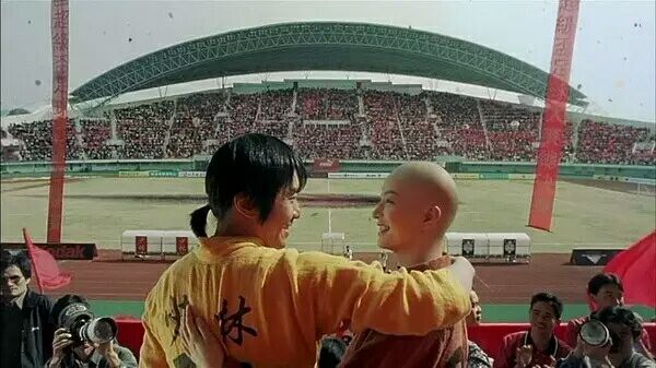 少林足球吴孟达说周星驰没有球鞋,周星驰和吴孟达功夫足球片段