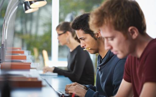 大学生活应该怎么过才不迷茫,大学生活应该怎么过才不会后悔