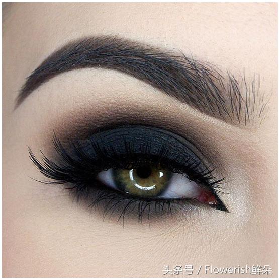 简单又显年轻的烟熏妆,适合初学者的烟熏妆