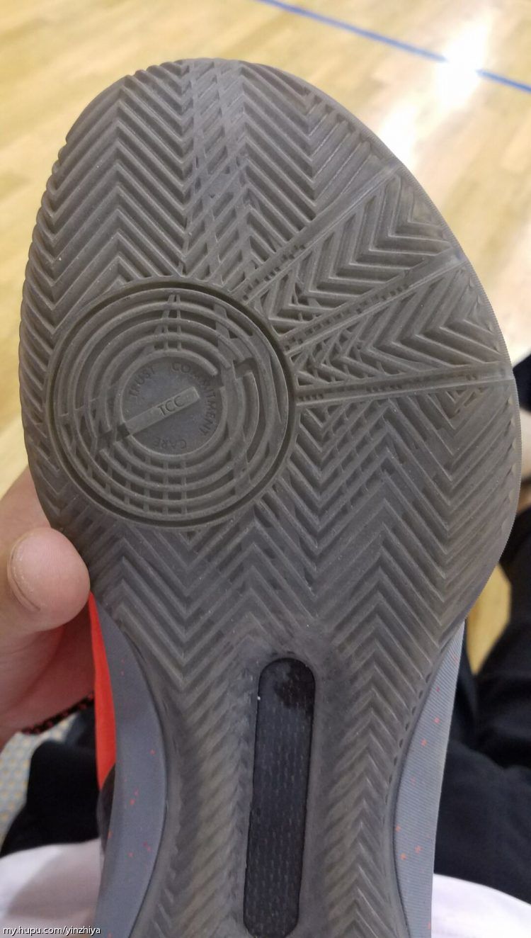 安德玛库里1代,安德玛库里1-8