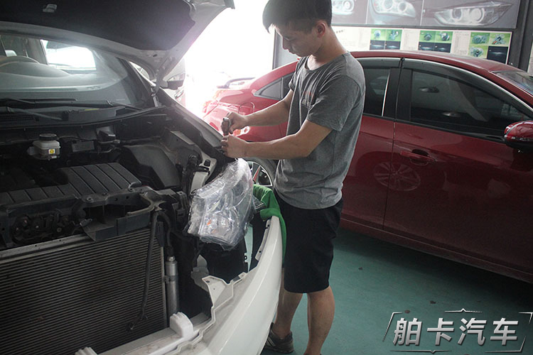 日产贵士大灯,海拉五最新款氙气透镜