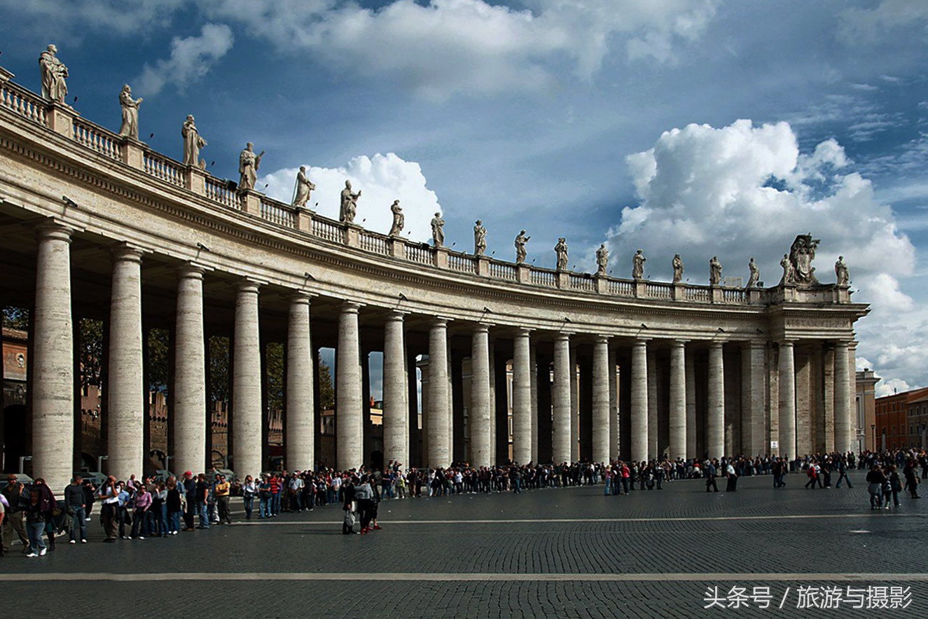 梵蒂冈圣彼得大教堂铁门,梵蒂冈圣彼得大教堂图片