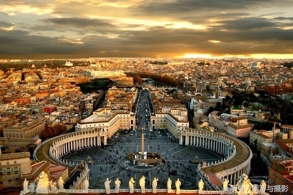 梵蒂冈圣彼得大教堂铁门,梵蒂冈圣彼得大教堂图片