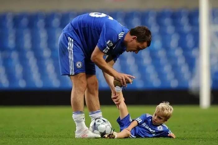 上阵父子兵足球门将,球赛中的上阵父子兵