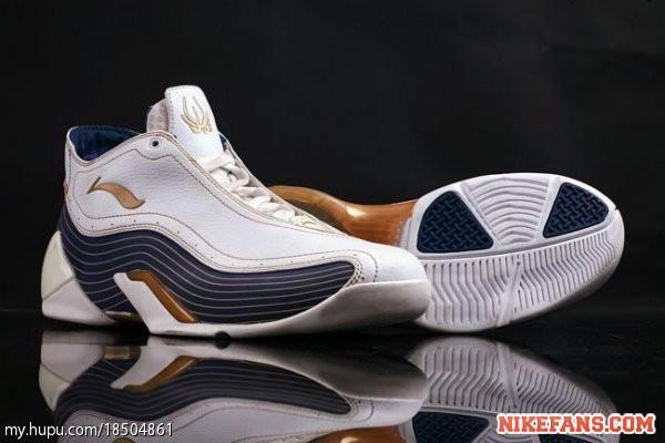 国产李宁的巅峰,李宁驭帅14low对比驭帅14