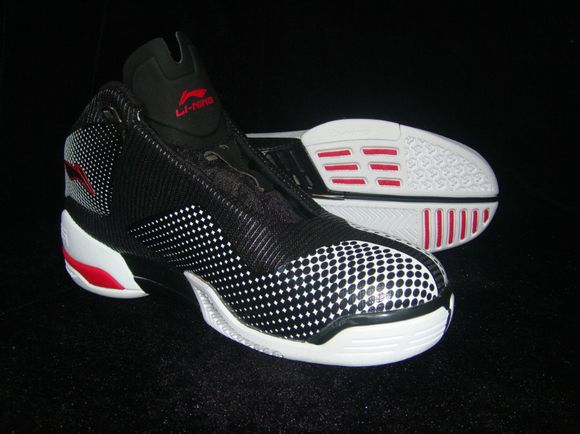 国产李宁的巅峰,李宁驭帅14low对比驭帅14