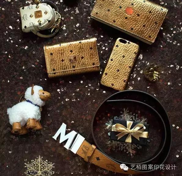 mcm铆钉链条包的铆钉是什么材质的,mcm粉色牛皮包