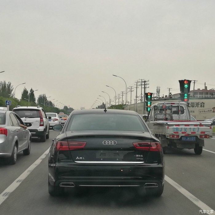 奥迪a6l2016款30fsi舒适型实拍,2016款奥迪a6l评测1.8t用车感悟