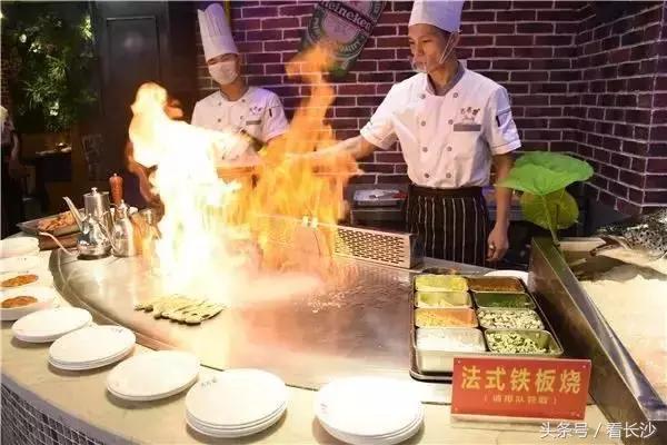 100元不到就能狠狠大吃一顿，这些肉肉肉肉肉的自助最值得一去