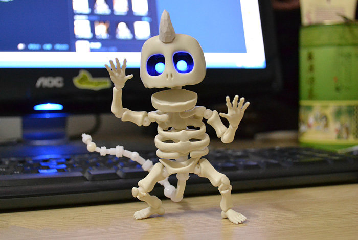 好好地吓人不好吗？干嘛要来抢萌物的饭碗！