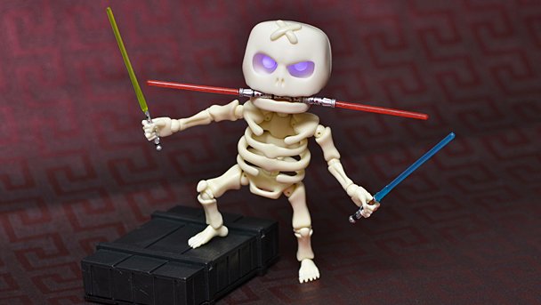 好好地吓人不好吗？干嘛要来抢萌物的饭碗！