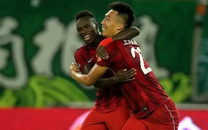 埃弗拉国足,埃弗拉苏亚雷斯厉害么