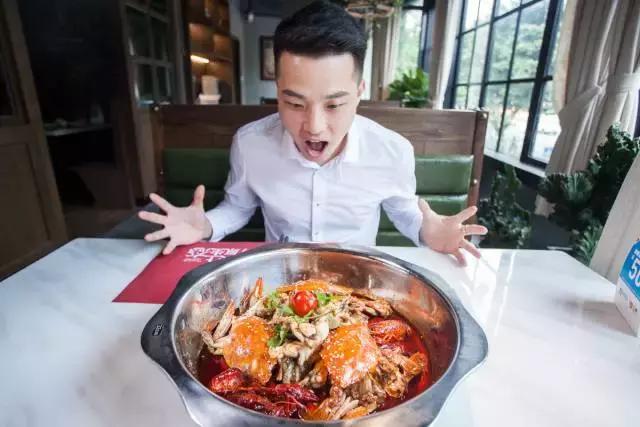 老板壕打5.8折,全年无休摄魂小龙虾,逼爆头我都要吃到Ta