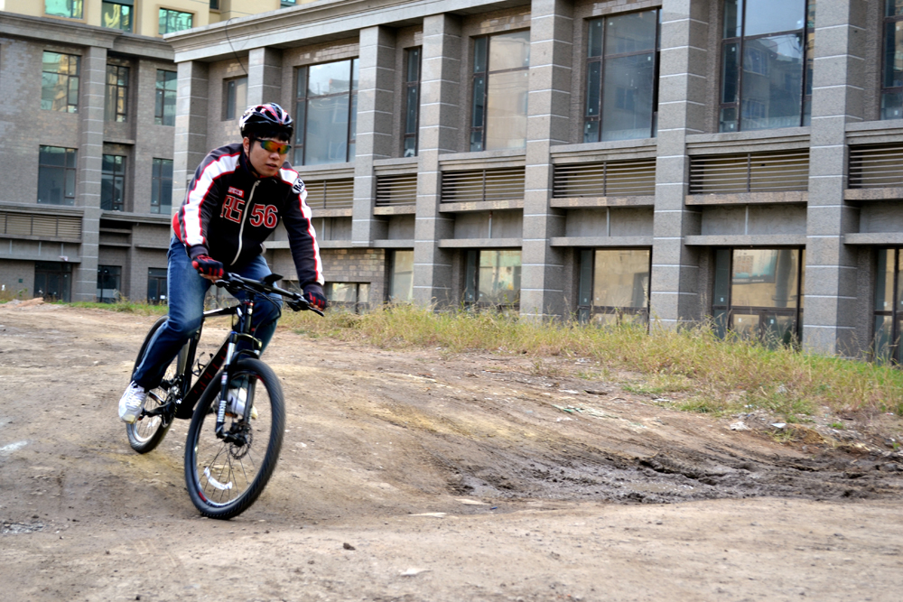 山地车碳纤维铝合金骑行感受,山地车铝合金碳纤维骑行感受
