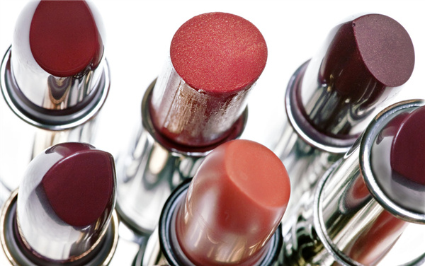 平价口红的正确使用方法,一支口红拯救素颜
