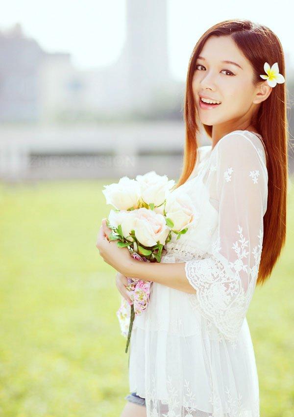 异地恋女友上了别人的宝马车 (女友上了别人的车结果后悔了)