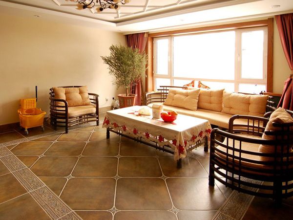 瓷砖有划痕怎么能100%的清除掉,新房瓷砖上的污渍怎么去除