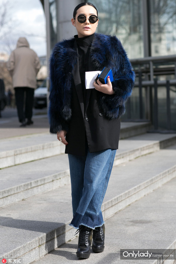 越穿越多的深秋怎么她们却看上去越来越瘦高？