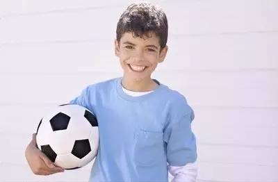 上阵父子兵足球门将,球赛中的上阵父子兵