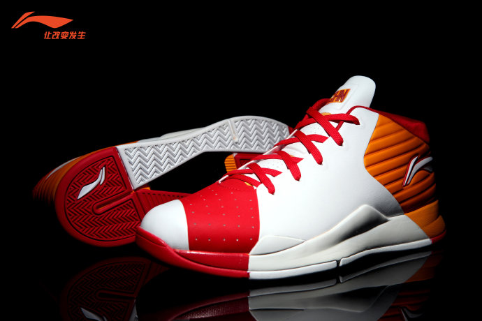 国产李宁的巅峰,李宁驭帅14low对比驭帅14