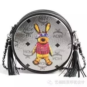 mcm铆钉链条包的铆钉是什么材质的,mcm粉色牛皮包