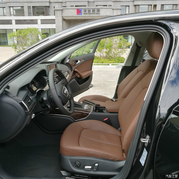 奥迪a6l2016款30fsi舒适型实拍,2016款奥迪a6l评测1.8t用车感悟