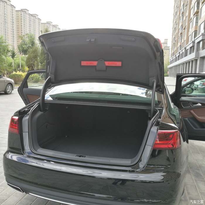 奥迪a6l2016款30fsi舒适型实拍,2016款奥迪a6l评测1.8t用车感悟