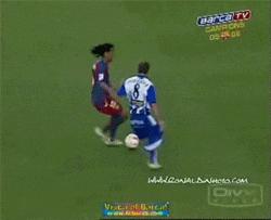 小罗过人绝技,魔术师小罗踢球视频