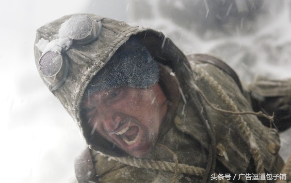 强烈推荐十部野外求生类电影 (关于野外求生生存的电影)